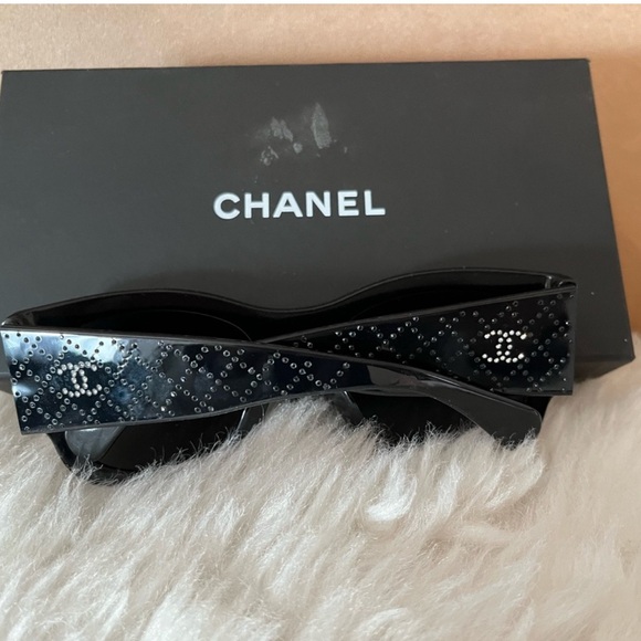 Chanel Sunglasses 5421-B - Picture 6 of 8